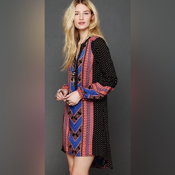 Free People Tops - Free People Boho Aztec Print Multicolor Hi-Low V-Neck Tunic Size XS EUC